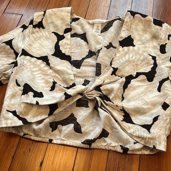H&M Black & Cream Seashell Linen Blend Long Sleeve Cropped Top Women's XS EUC - Picture 4 of 9